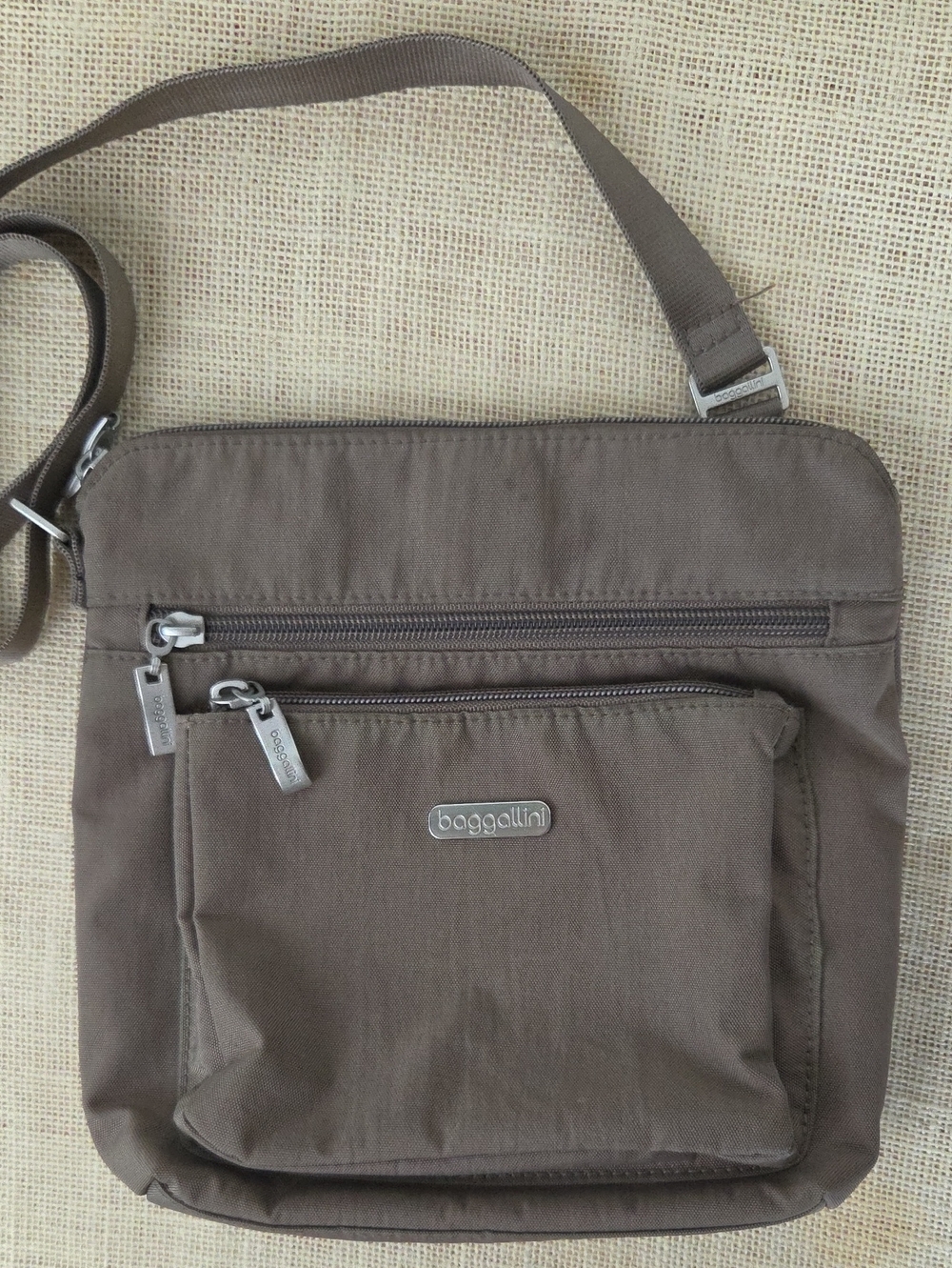Baggallini Taupe Brown Small Crossbody Bag Zippers